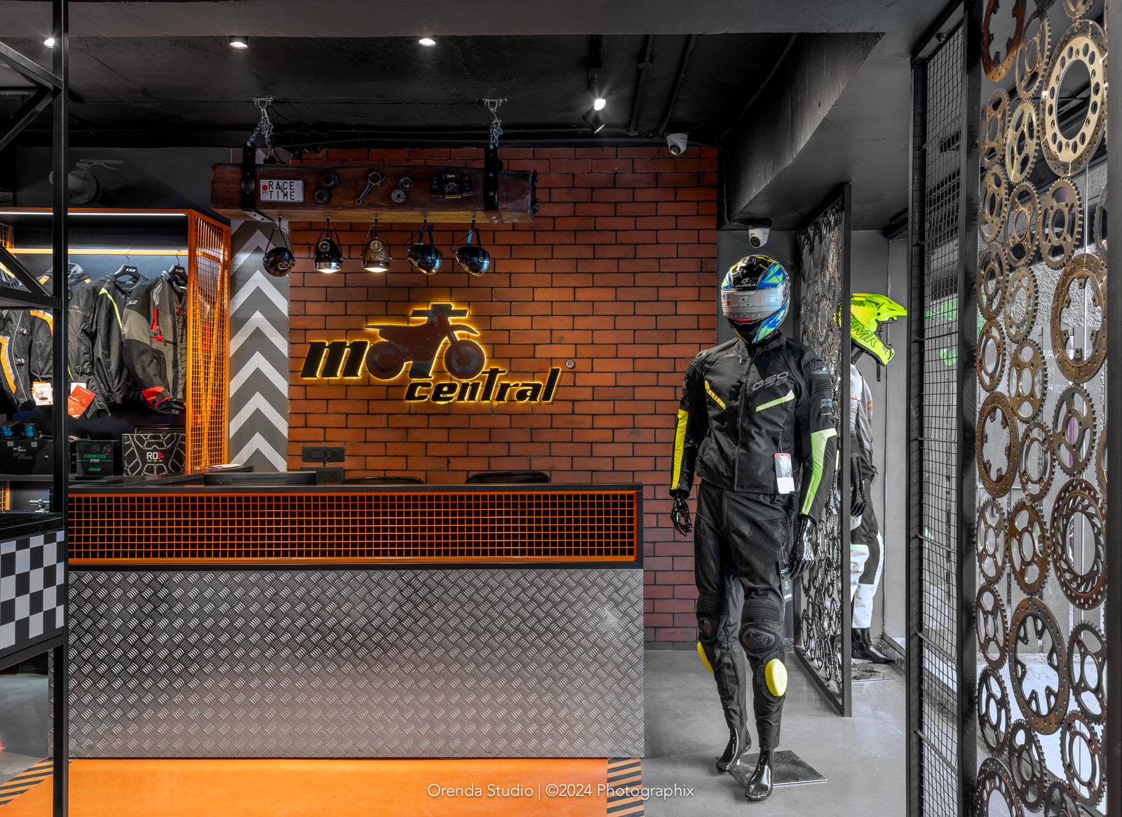 Moto Central, Pune